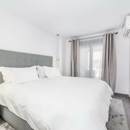By Riva - Luxurious, Exclusive 2 Bedroom Apt Inside Puerto Banus Marbella Exterior photo