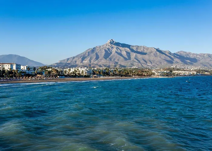 By Riva - Luxurious, Exclusive 2 Bedroom Apt Inside Puerto Banus